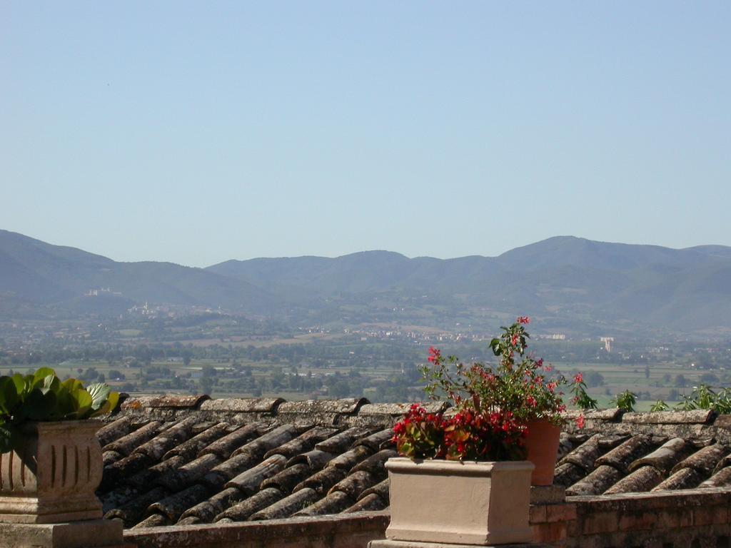 Agriturismo I Mandorli Trevi Exterior foto