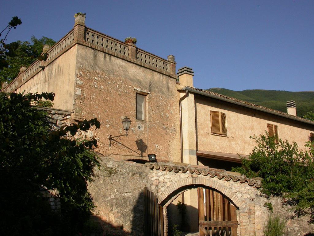 Agriturismo I Mandorli Trevi Exterior foto